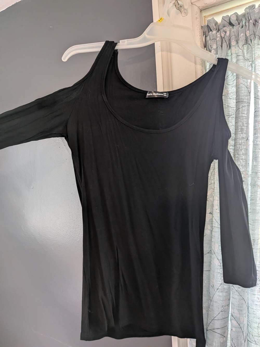 Black Cold-Shoulder Long Sleeve Tee